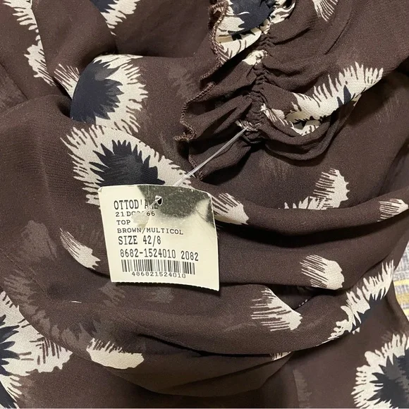 OttodAme (Italy) Long Sleeves Blouse Size Medium - Picture 7 of 7